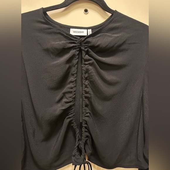 NWT WEEKDAY Cassie Wrap Blouse Long Sleeve Black Modern Contemporary, size XL - Picture 6 of 8